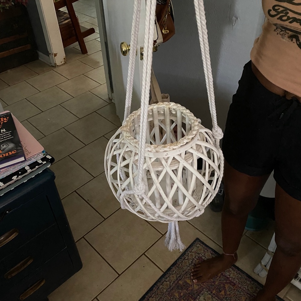 Hanging basket